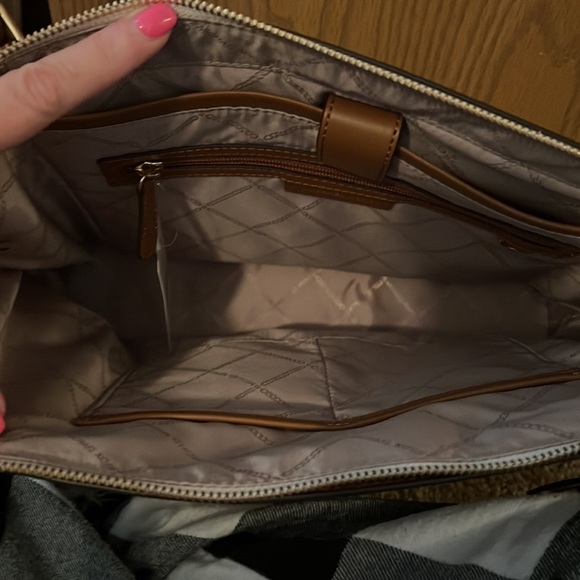 NWT Michael Kors Tote - Picture 4 of 5